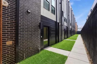 Photo #2: 21231105 Listing