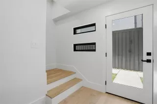 Photo #3: 21231105 Listing