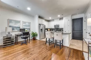 Photo #2: 21231488 Listing