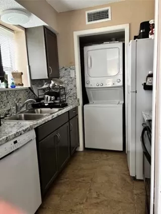 Photo #5: 21231546 Listing