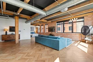 Photo #5: 21231618 Listing 