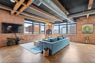 Photo #6: 21231618 Listing 