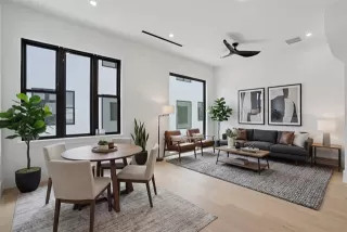 Photo #4: 21231661 Listing