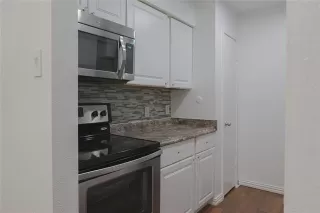 Photo #6: 21231933 Listing