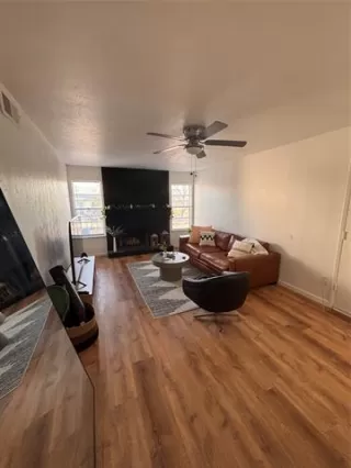 Photo #2: 21232221 Listing