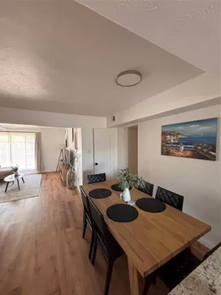 Photo #4: 21232221 Listing