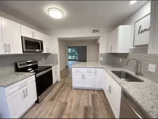 Photo #5: 21232221 Listing