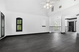 Photo #5: 21232440 Listing 