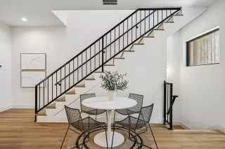 Photo #5: 21232557 Listing