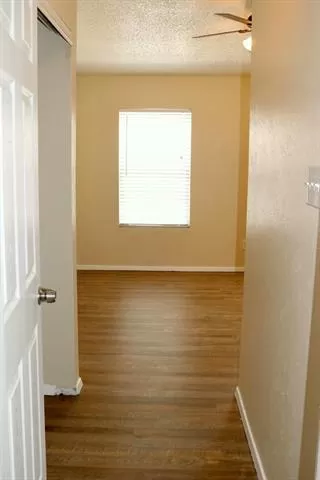 Photo #6: 21232589 Listing