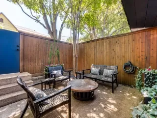 Photo #5: 21232661 Listing