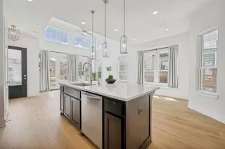 Photo #6: 21232952 Listing