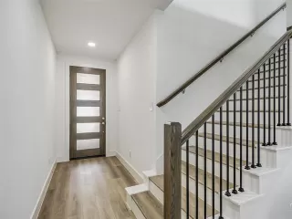 Photo #2: 21233122 Listing