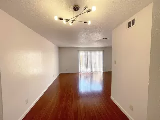 Photo #5: 21233196 Listing 