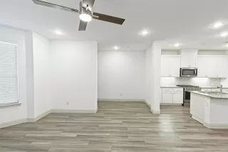 Photo #3: 21233242 Listing