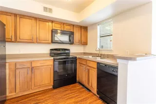 Photo #4: 21233651 Listing