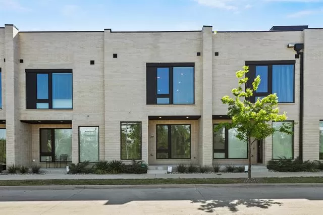 MLS: 21233677 Condo For Sale