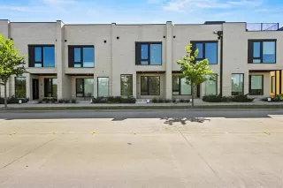 Photo #2: 21233677 Listing