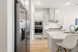 Photo #6: 21233677 Listing