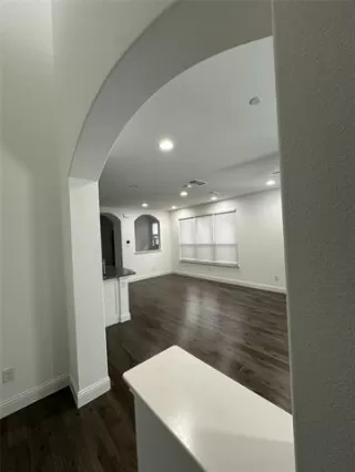 Photo #5: 21235150 Listing