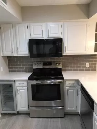 Photo #4: 21235309 Listing