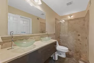 Photo #5: 21235781 Listing