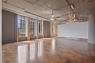 Photo #5: 21236057 Listing