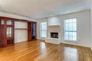 Photo #4: 21236138 Listing