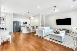 Photo #4: 21236522 Listing