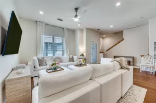 Photo #6: 21236522 Listing