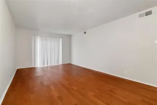 Photo #4: 21236549 Listing 