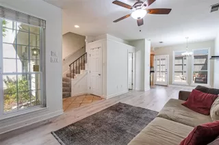 Photo #2: 21236644 Listing