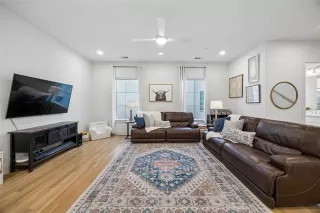 Photo #5: 21236977 Listing