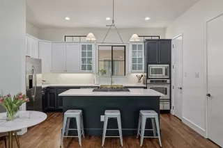 Photo #4: 21237489 Listing