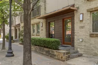 Photo #5: 21237489 Listing