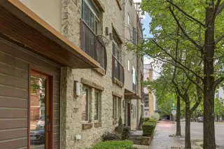 Photo #6: 21237489 Listing