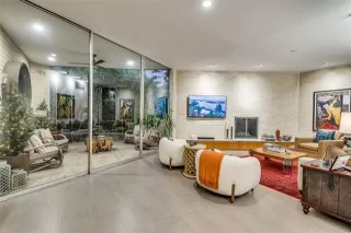 Photo #3: 21237507 Listing