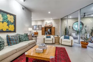 Photo #4: 21237507 Listing