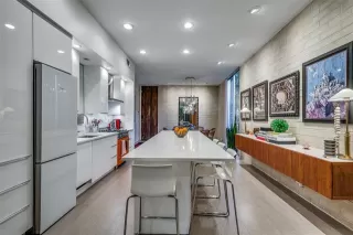 Photo #6: 21237507 Listing