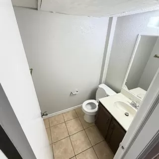 Photo #4: 21237602 Listing
