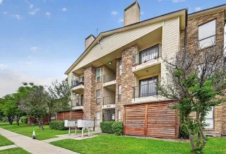 More Details about MLS # 21237609 : 1810 N GARRETT AVENUE #222