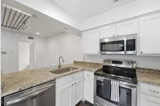 Photo #2: 21237941 Listing