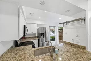 Photo #3: 21237941 Listing