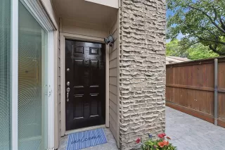 Photo #5: 21237941 Listing