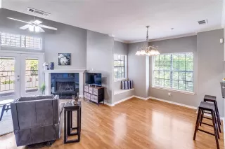 Photo #4: 21238345 Listing