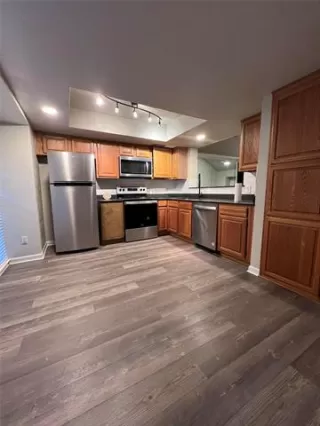 Photo #5: 21238793 Listing