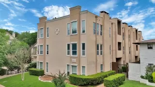 More Details about MLS # 21238920 : 3918 N HALL STREET #3