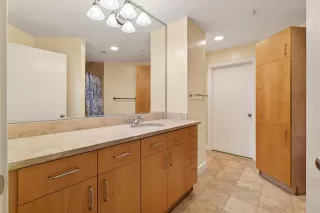 Photo #6: 21239000 Listing