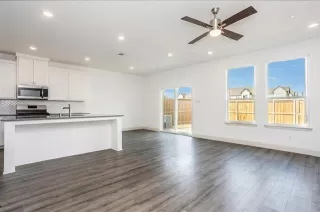 Photo #3: 21239001 Listing 