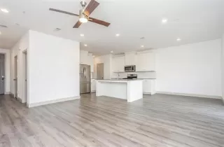 Photo #4: 21239001 Listing 